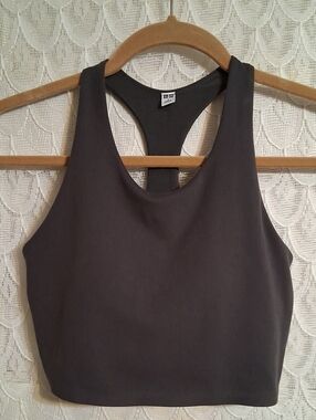 Uniqlo Charcoal Grey Ribbed Sports Bra. NWOT